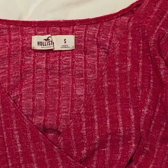 Cropped deep v shirt - Picture 2 of 2